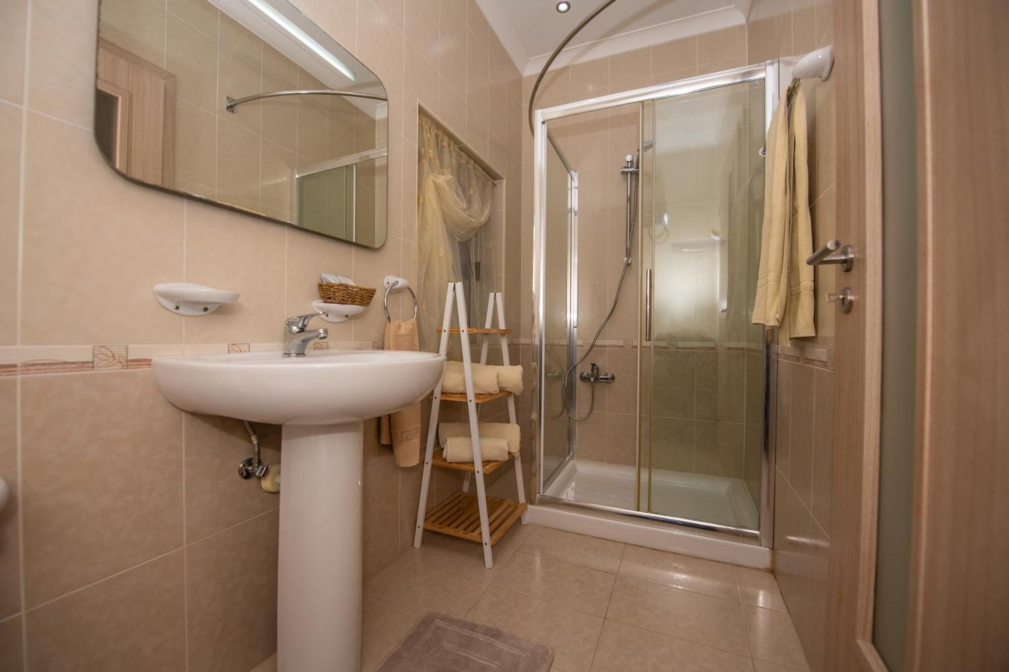 Appartamento Francis Flats Modern Penthouse Mellieħa Esterno foto