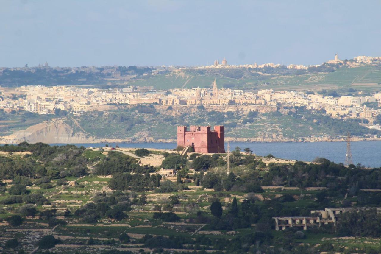 Appartamento Francis Flats Modern Penthouse Mellieħa Esterno foto