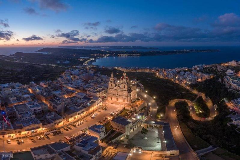 Appartamento Francis Flats Modern Penthouse Mellieħa Esterno foto